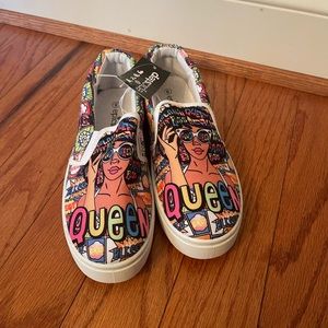 The Queen has arrived!! (NWT) Size 8